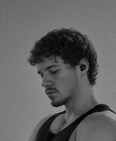 Black-and-white portrait of Herman, the Norwegian developer who builds every Pagehus site